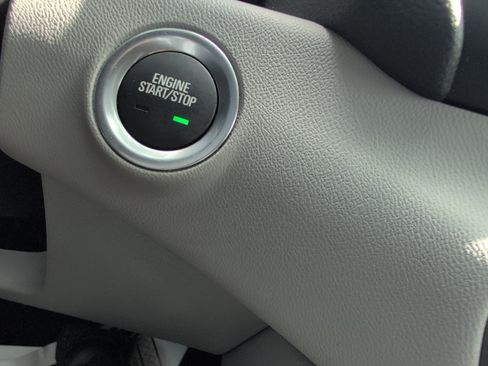 Used 2024 GMC Terrain SLE w/ Driver Convenience Package FWD image 40
