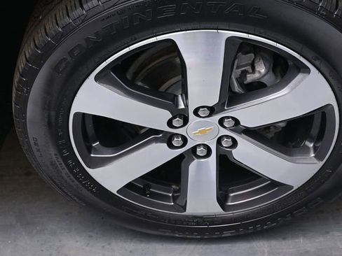 Used 2023 Chevrolet Traverse LT w/ LT Premium Package image 31