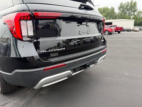 Used 2025 Ford Explorer Platinum w/ LUX Leather Package AWD/4WD image 8