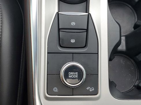 Used 2023 Ford Explorer XLT w/ Equipment Group 202A AWD/4WD image 29