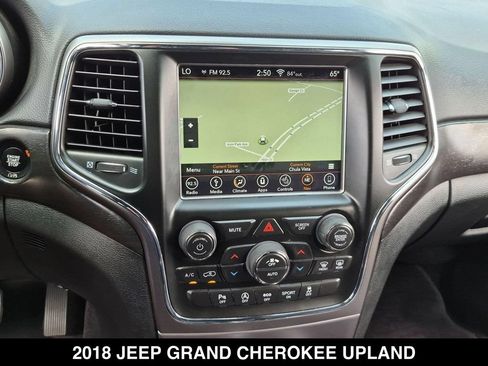 Used 2018 Jeep Grand Cherokee Laredo AWD/4WD image 27