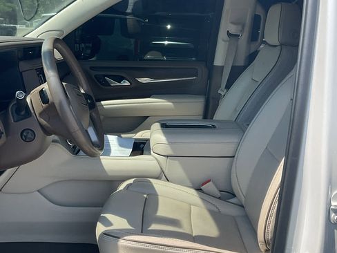Used 2022 GMC Yukon XL Denali AWD/4WD image 8