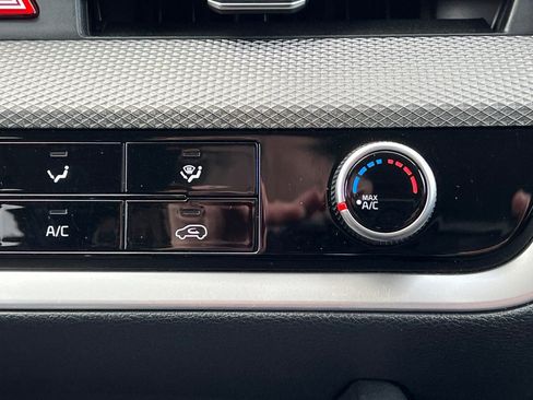 Used 2025 Kia Sportage LX image 29