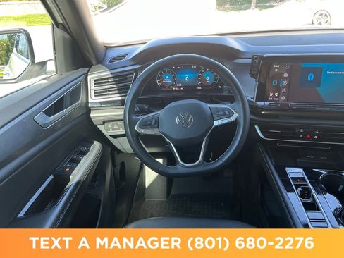 Used 2024 Volkswagen Atlas Cross Sport SE AWD/4WD image 17