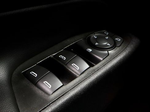 Used 2022 Chevrolet Equinox LT w/ Driver Convenience Package image 27