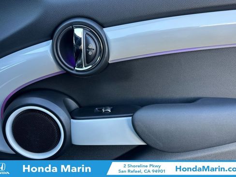 Used 2015 MINI Cooper 4-Door Hardtop image 22