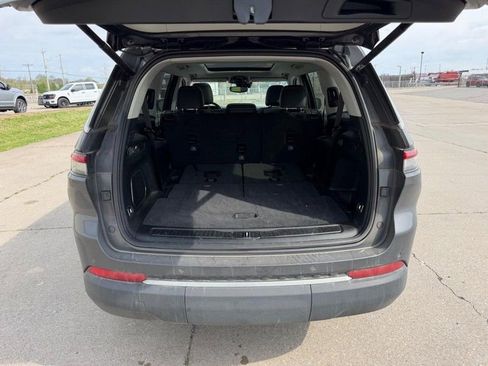 Used 2022 Jeep Grand Cherokee L Limited AWD/4WD image 5