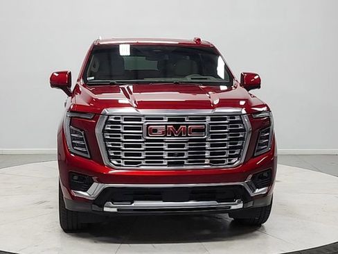 Used 2025 GMC Yukon XL Denali w/ Sun & Power Step Package image 2