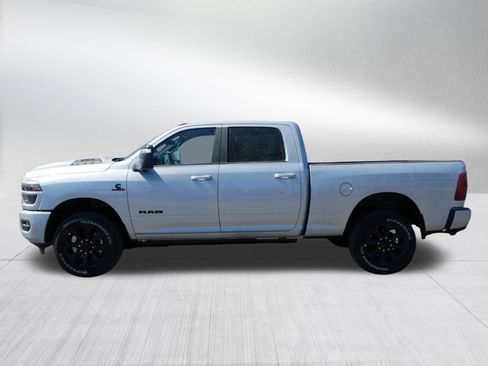 New 2026 RAM 3500 Laramie AWD/4WD image 4