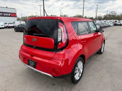 Used 2018 Kia Soul + image 3