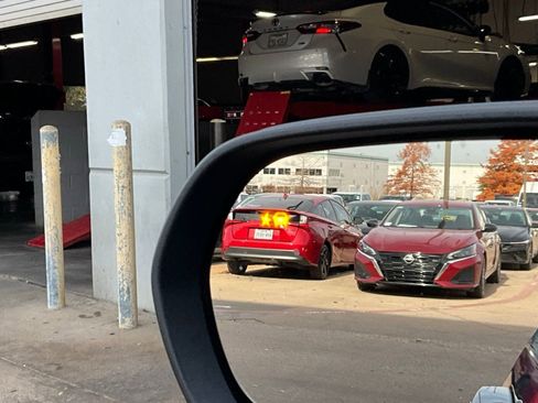 Used 2025 Chevrolet Equinox LT image 19