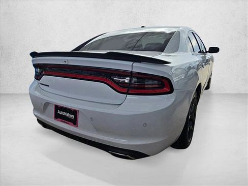 Used 2020 Dodge Charger SXT w/ Blacktop Package image 4