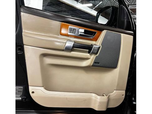 Used 2015 Land Rover LR4 HSE LUX image 18
