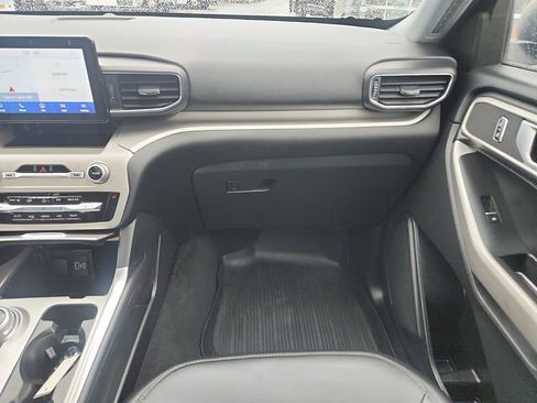 Certified 2022 Ford Explorer XLT w/ Equipment Group 202A image 10