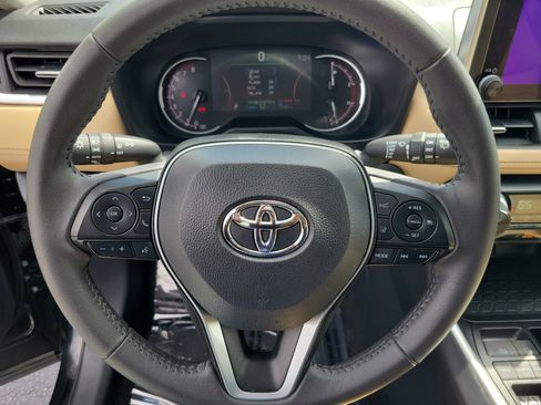 Certified 2025 Toyota RAV4 XLE Premium image 25