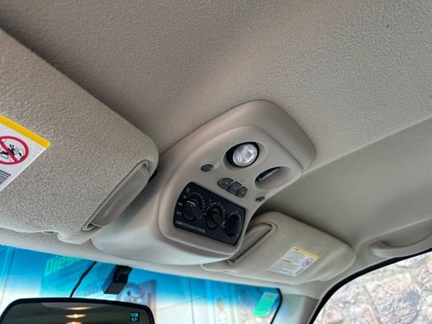 Used 2002 GMC Yukon XL 2500 SLT image 24
