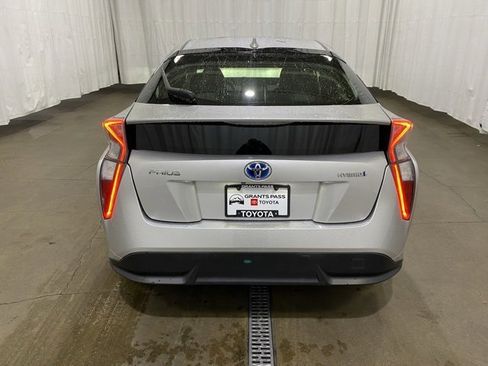 Certified 2016 Toyota Prius Three Touring image 5