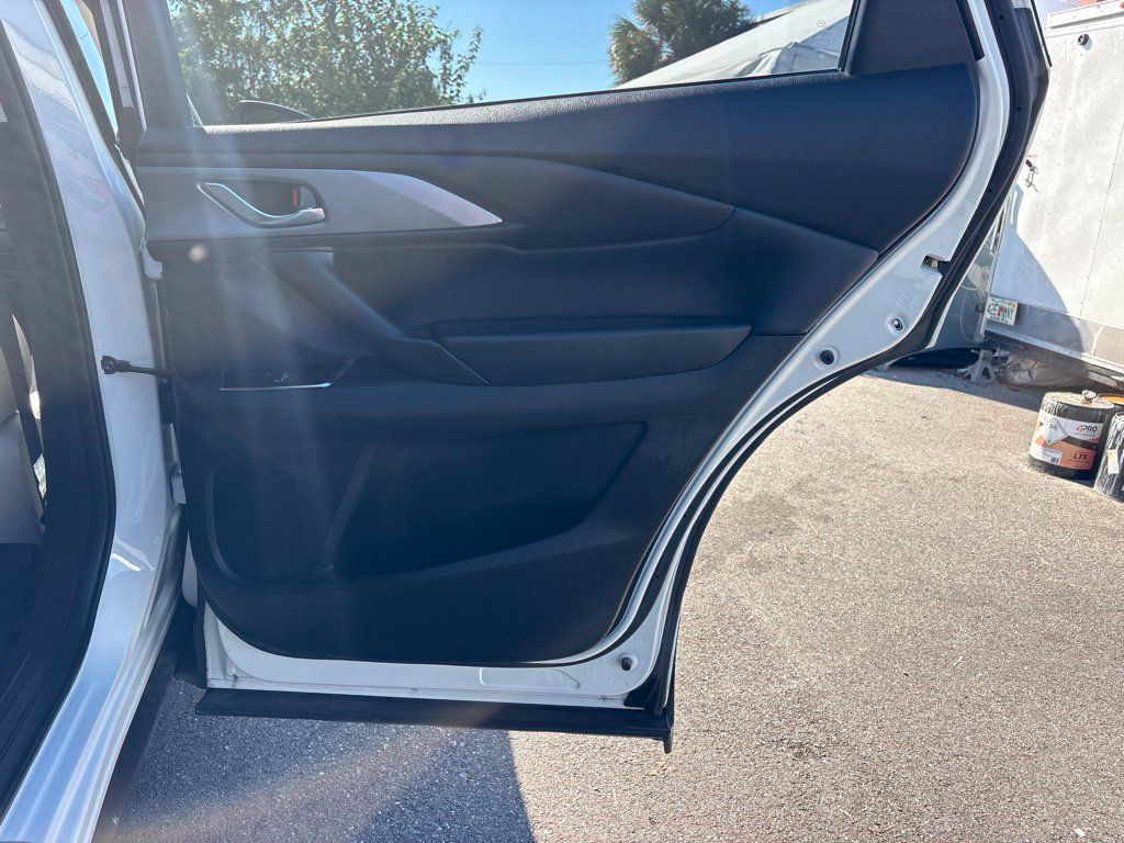 Used 2020 MAZDA CX-9 Touring FWD image 18