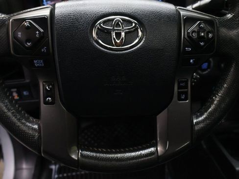 Used 2019 Toyota Tacoma TRD Sport image 18