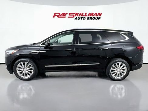 Used 2020 Buick Enclave Premium w/ Sun and Sites Package AWD/4WD image 4