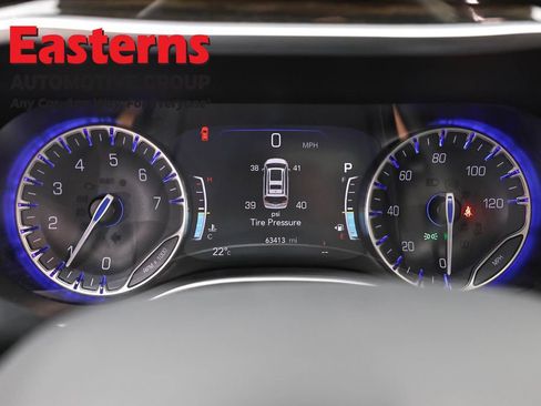 Used 2023 Chrysler Pacifica Limited FWD image 18