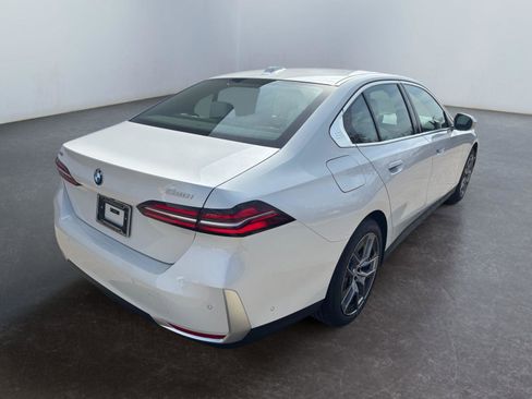 New 2026 BMW 530i xDrive image 13