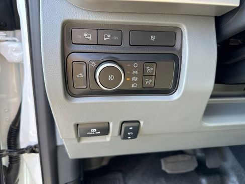 Used 2024 Ford F550 4x4 Regular Cab Super Duty w/ XLT Value Package image 16