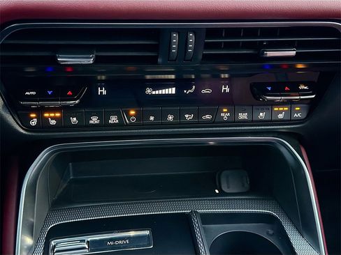 Used 2025 MAZDA CX-70 3.3 Turbo S w/ Premium Package image 18