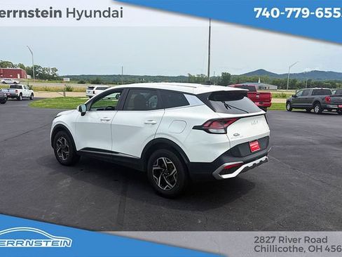Used 2023 Kia Sportage LX AWD/4WD image 5
