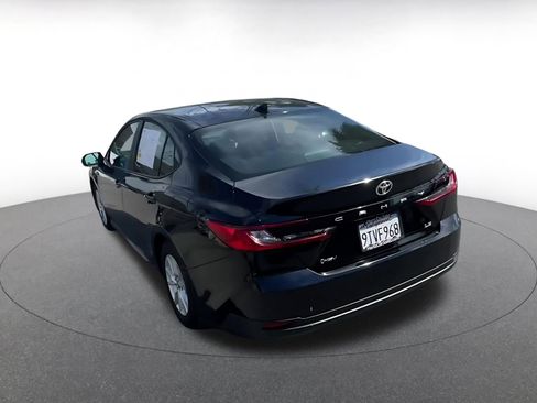 Used 2025 Toyota Camry LE image 11