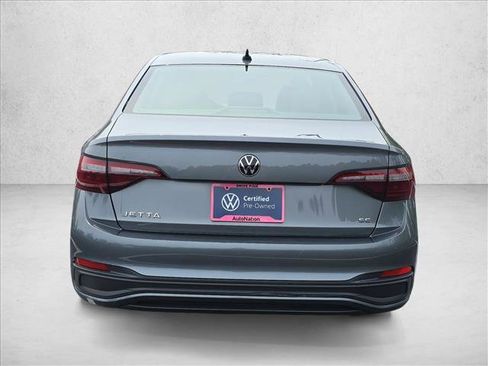 Used 2024 Volkswagen Jetta SE FWD image 6