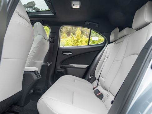 New 2026 Lexus UX 300h FWD image 16