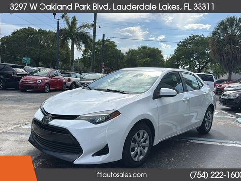 Used 2018 Toyota Corolla LE FWD image 6