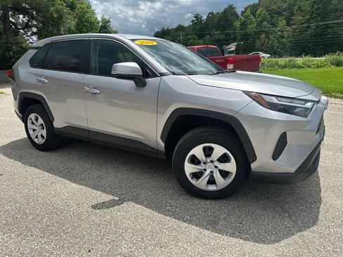 Used 2024 Toyota RAV4 LE AWD/4WD image 7