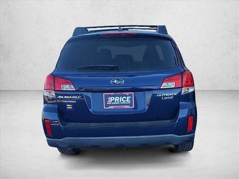 Used 2011 Subaru Outback 2.5i Limited image 4