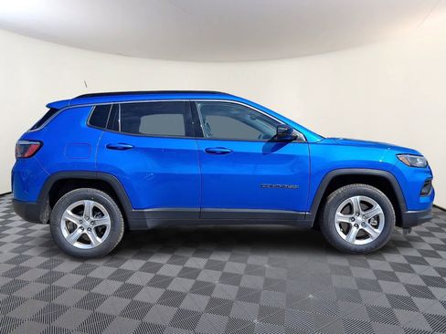 Used 2023 Jeep Compass Latitude w/ Convenience Group AWD/4WD image 8