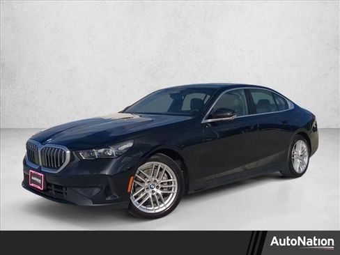 Used 2025 BMW 530i xDrive image 1