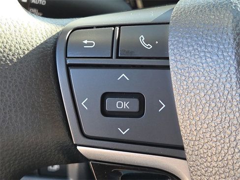 Used 2025 Toyota Camry LE image 28