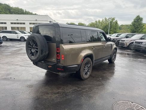 Used 2023 Land Rover Defender 130 X-Dynamic SE AWD/4WD image 5