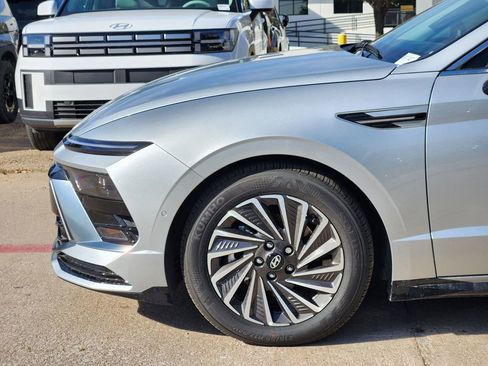 New 2025 Hyundai Sonata Limited image 6