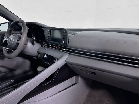 Used 2023 Hyundai Elantra SEL image 25