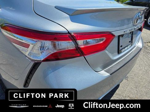 Used 2020 Toyota Camry SE w/ Cold Weather Package AWD/4WD image 8