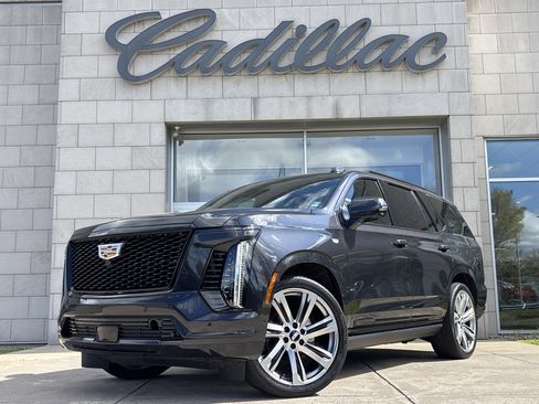 Used 2025 Cadillac Escalade Sport Platinum AWD/4WD image 11