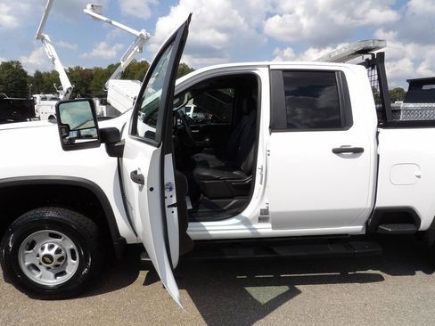 Used 2022 Chevrolet Silverado 2500 W/T w/ WT Convenience Package image 13