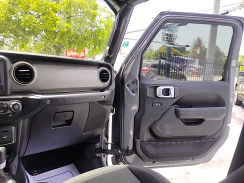 Used 2020 Jeep Wrangler Unlimited Sport S AWD/4WD image 88