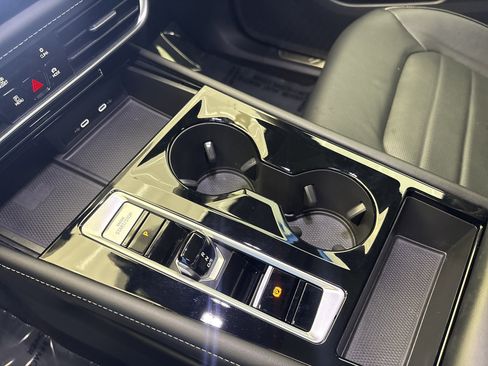 Used 2024 Volkswagen Atlas SEL AWD/4WD image 22