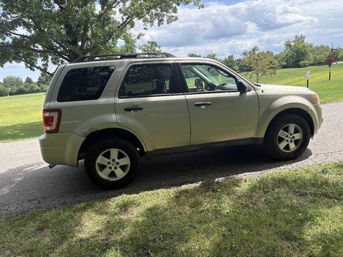 Used 2010 Ford Escape XLT FWD image 11