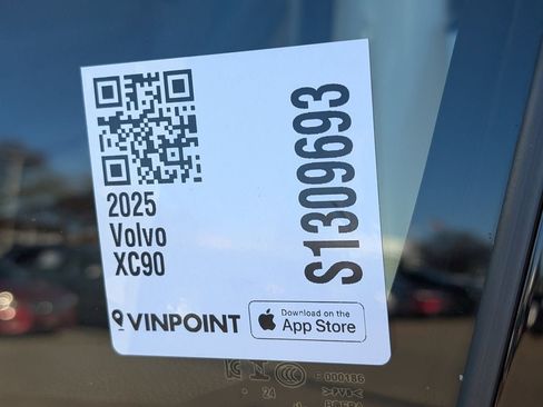 Used 2025 Volvo XC90 B6 Ultra w/ Lounge Package image 30