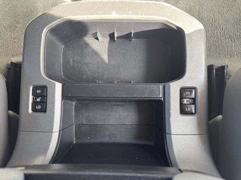 Used 2010 Toyota Sequoia Platinum image 24