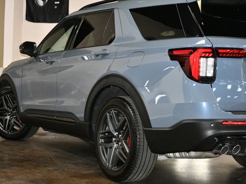 Used 2025 Ford Explorer ST w/ Sun And Sound Package AWD/4WD image 55